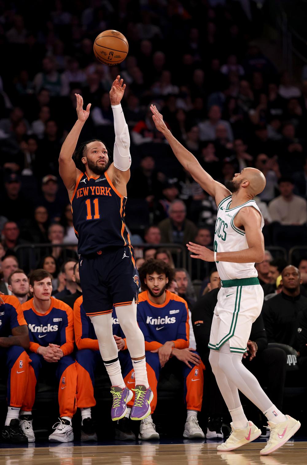 关于塔图姆在美国队比赛中战术调整，重返赛场引发热议！观众掌声雷动的信息