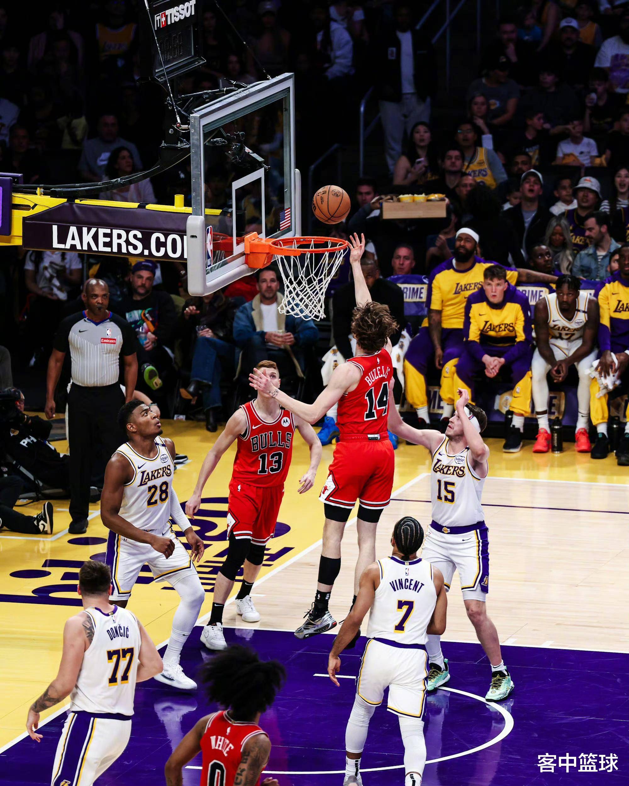 詹姆斯重要时刻出色发挥,公牛带队取胜!上演精彩一战(詹姆斯去过公牛队吗) 詹姆斯重要时刻出色发挥,公牛带队取胜!上演精彩一战(詹姆斯去过公牛队吗)