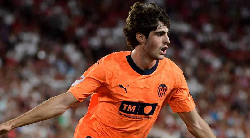 包含转折点！瓦伦西亚复出首秀，欧篮联转会期攻防权衡，信心回归，数据趋势出现新变化的词条